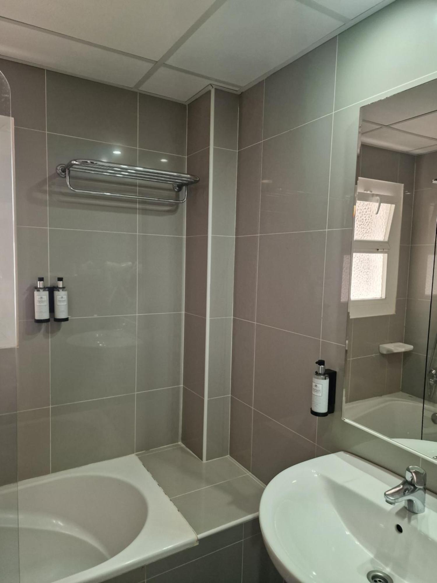Apartamentos Costamar II Es Pujols Exteriör bild