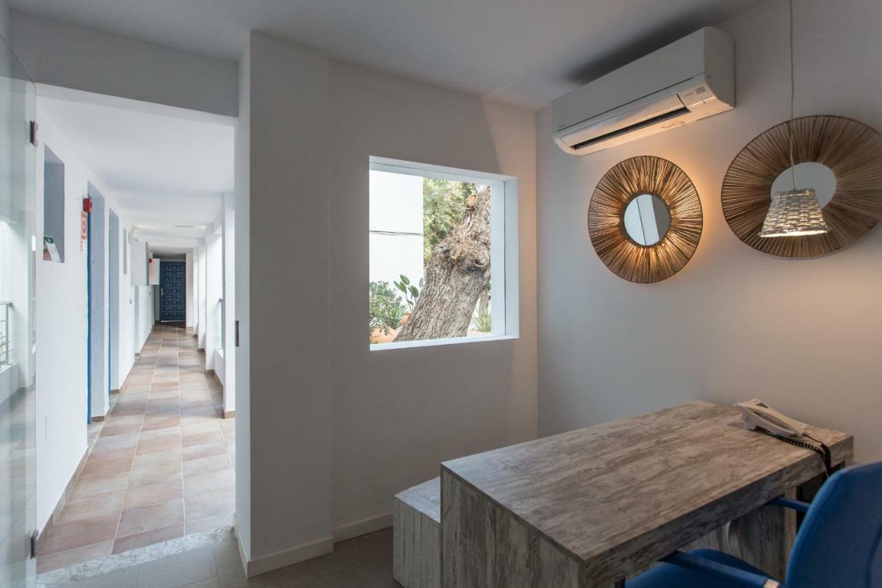 Apartamentos Costamar II Es Pujols Exteriör bild